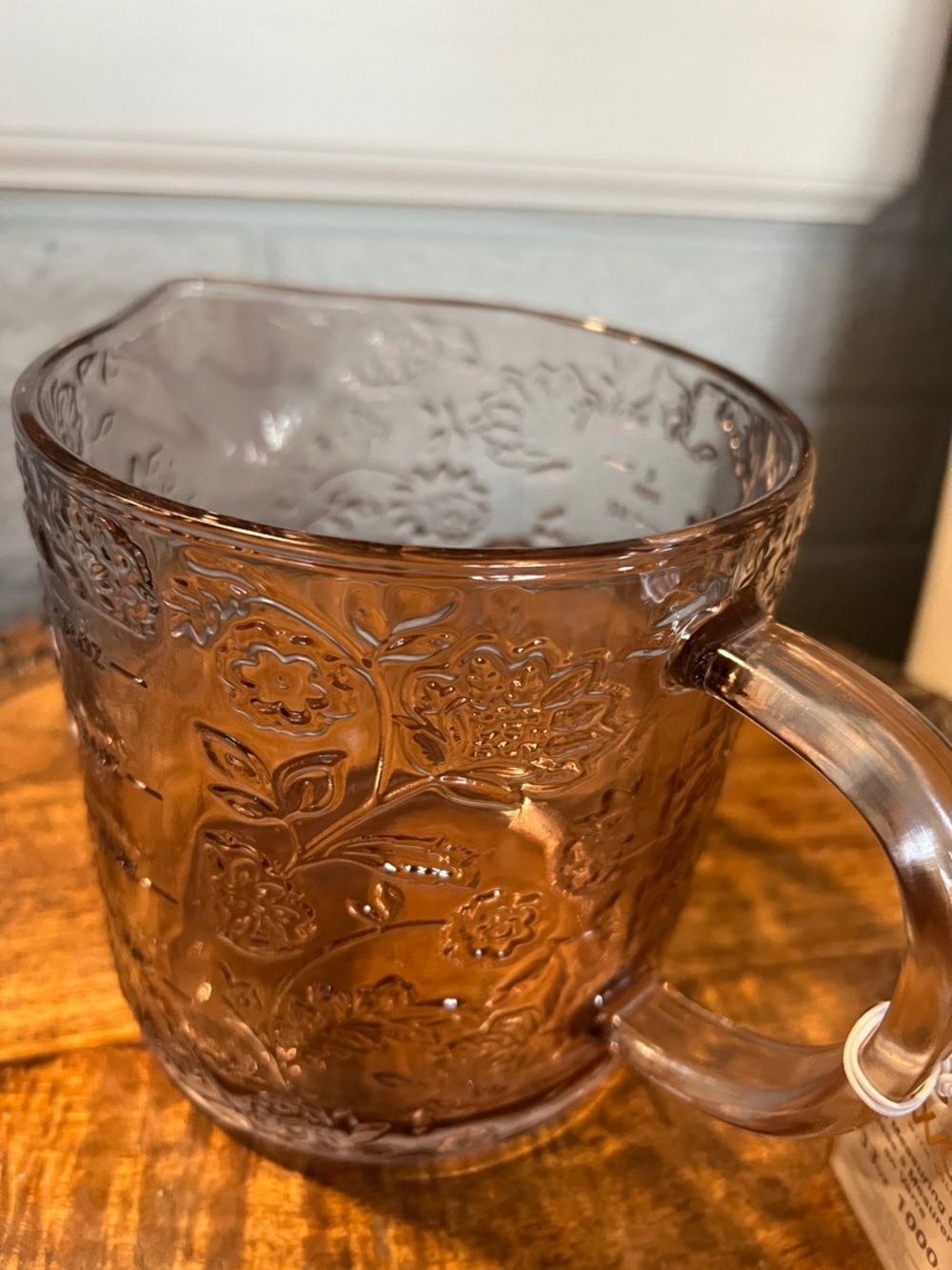 Vintage-Style Amber Glass Measuring Pitcher with Floral Embossing - Picture 4 of 16